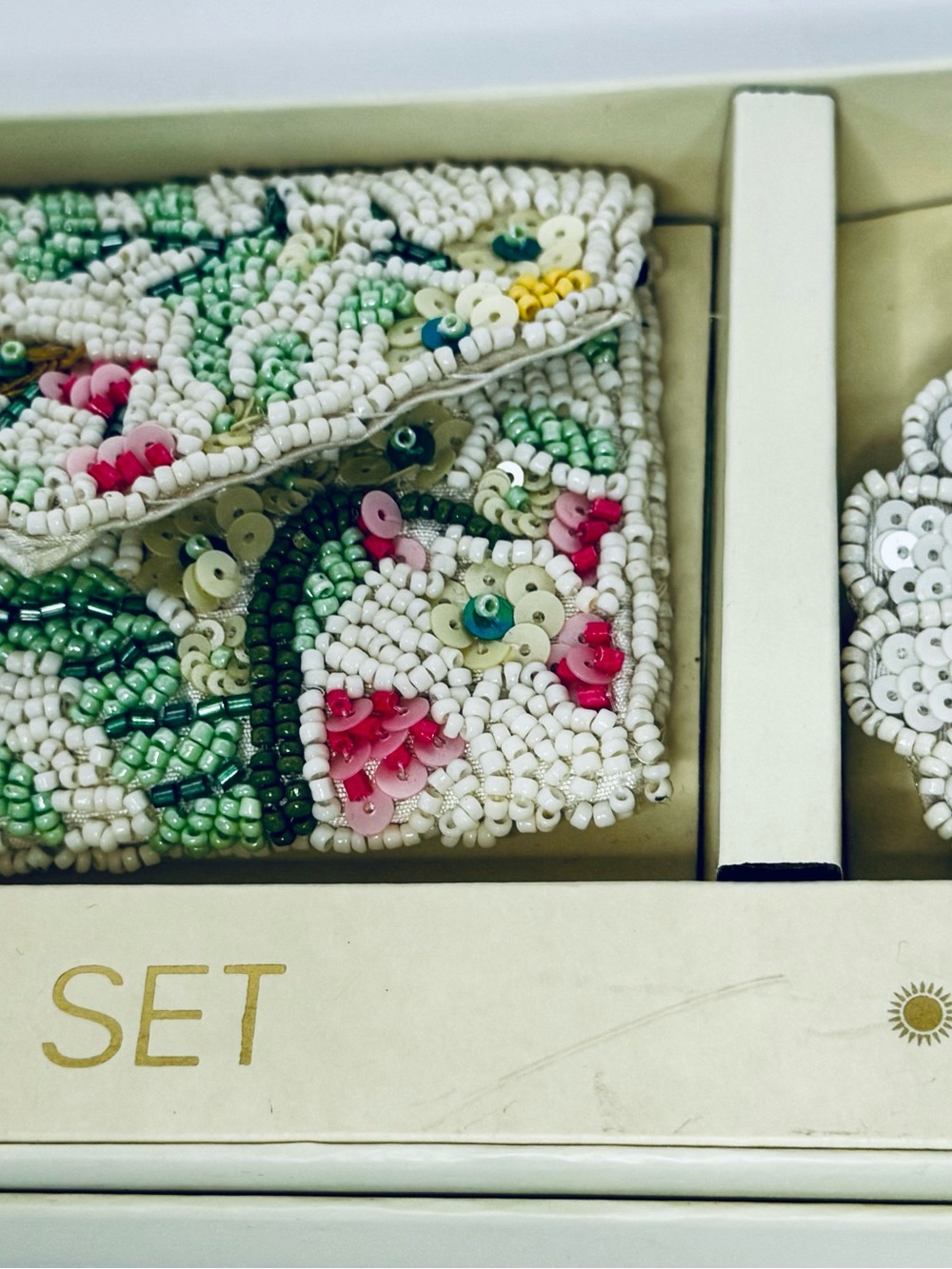 Sol Mer Beaded Floral Wallet - White, Green & Pink Seed Beads/Matching Keychain